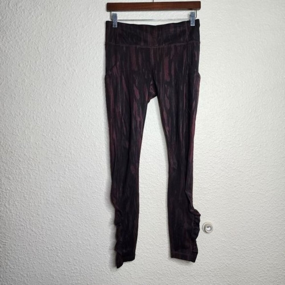 Lululemon Speed Tight IV Painted Animal Bordeaux Drama Black Women's Size 6